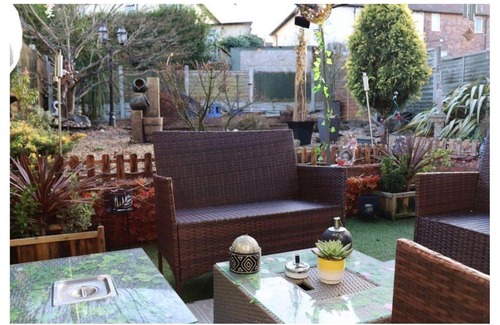 Woodthorpe Apartment | The Vale Guesthouse opposite City Hospital