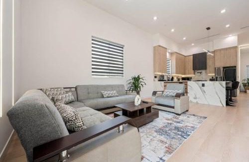 Valley Glen House | The Valley Nest Backyard Gameroom