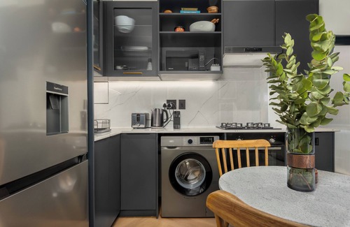 Flora Park Apartment | The Valour Apartment | Signal Hill Views