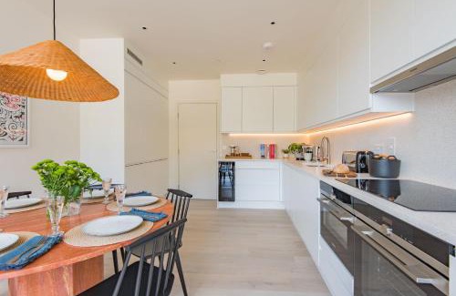 Folkestone House | The View at Shoreline by Bloom Stays