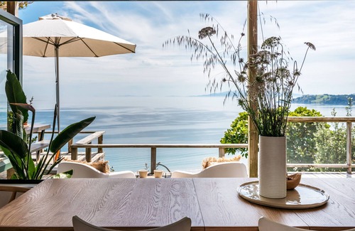 Onetangi House | THE VIEW | Coast & Country | WINTER DEAL - Stay for 3, pay for 2