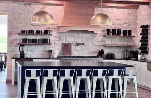 Fredericksburg House | The Villa at The Retreat