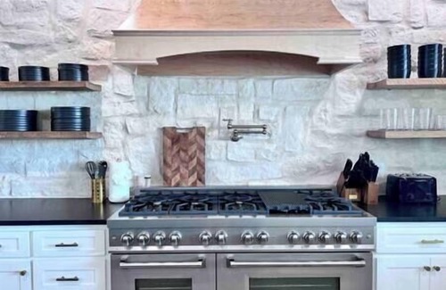 Fredericksburg House | The Villa at The Retreat