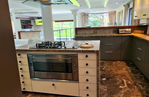 Hartbeespoort Villa | The Villa Luxe Hartbeespoort Golf and Wildlife Estate