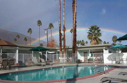 Tahquitz River Estates Apartment | The Villas of Palm Springs