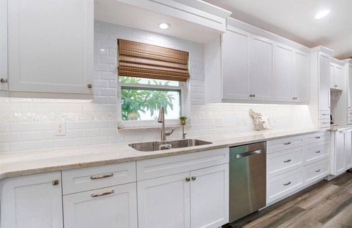 Pelican Villa | The Waterfront EsCape Villa -Lakefront, infinity pool