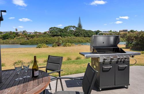 Ruakaka House | The Waterfront Ruakaka - Ruakaka Holiday Home