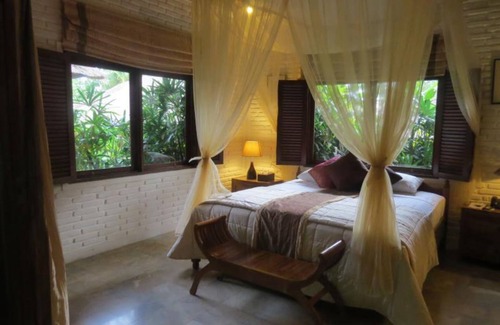 Candi Dasa Hotel | The Watergarden
