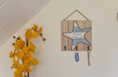 Rustington House | The Waves by inspirestays-com