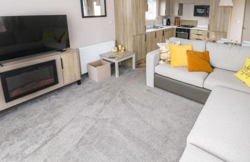 Hasguard Cross House | The Waves