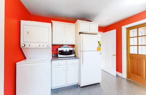 Cushing House | "THE WAY LIFE SHOULD BE"nWATERFRONT OASIS/ HARBOR VIEWS AND A SHARED DOCK.n