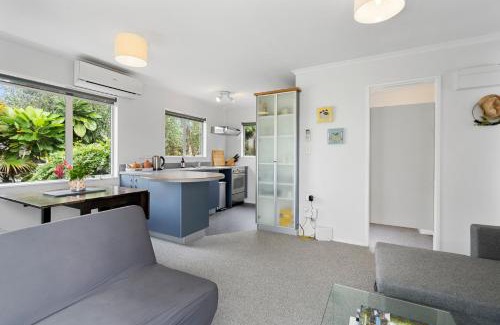 Waikanae House | The Wee Blue Bach - Waikanae Beach Holiday Home