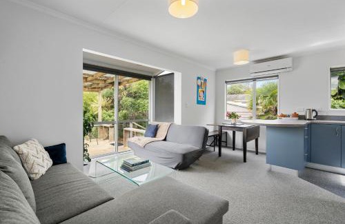 Waikanae House | The Wee Blue Bach - Waikanae Beach Holiday Home