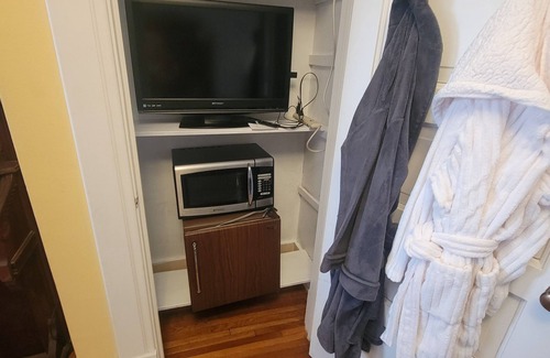 Waterloo Bed & Breakfast | The Weis Mansion