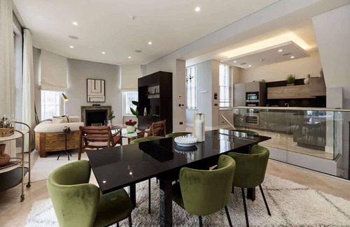 Westbourne Green Apartment | The Westbourne Park Place - Elegant 3BDR Flat