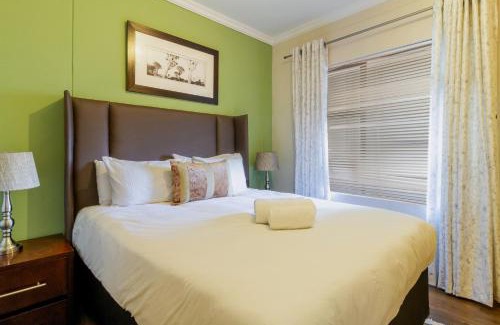 Sandown Apartment | The Westpoint Charm on 5th floor