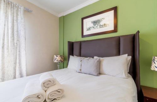 Sandown Apartment | The Westpoint Charm on 5th floor