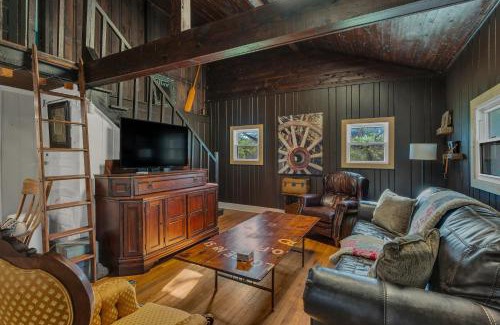 Madison House | The Whiskey River Lodge