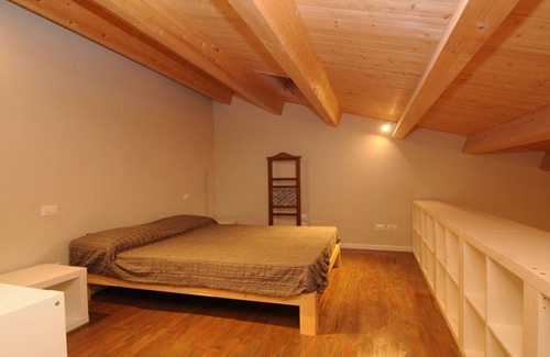 Calatabiano Other | The White House - The Oval Garden