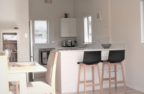 Hihi House | The White House - beauty and the beach