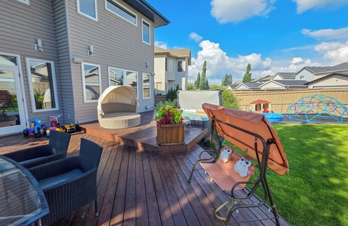 Southwest Edmonton House | The White House