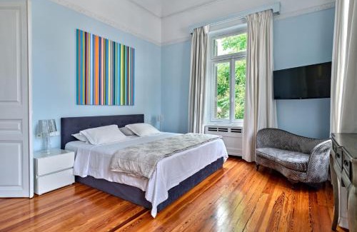 Plaka House | The White House in Plaka by JJ Hospitality