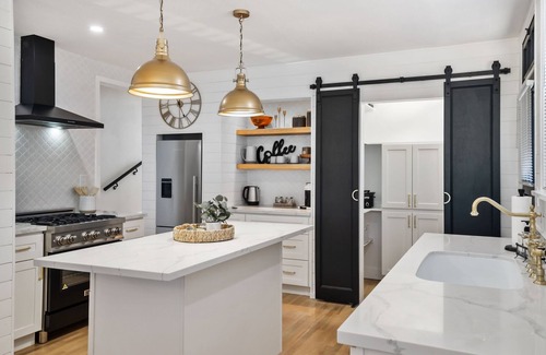 Buckley House | The White House on Main Street