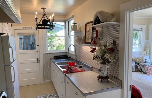 Oak Park Apartment | The White House@The Whiskey Hotel