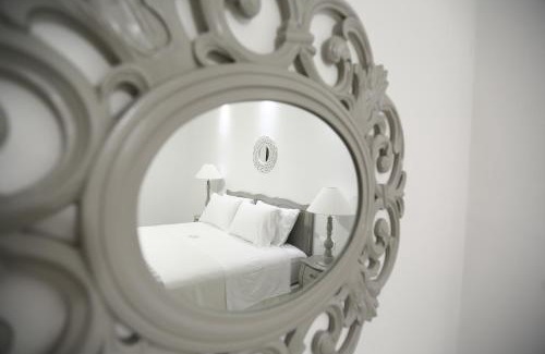 Adamas Bed & Breakfast | The White Suites