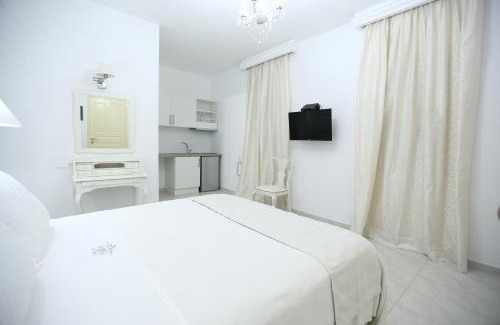 Adamas Bed & Breakfast | The White Suites