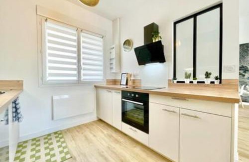 Saint-Nazaire Apartment | The Wild I Close to downtown and the beach