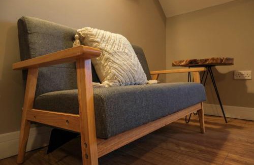 Bradley Stoke Apartment | The Willow - Studio 33