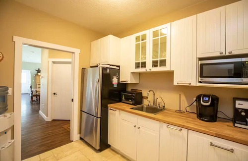 Parkland County Apartment | The Winding Road Homestead - 3 BDRM each has full ensuite; quiet,country retreat