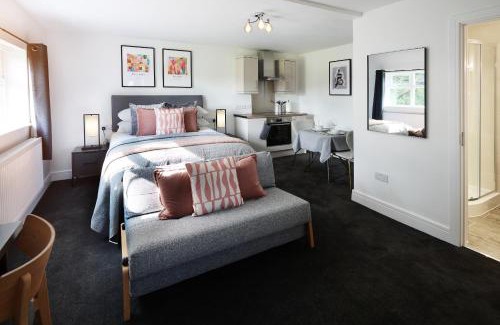 Wednesbury Hotel | The Woden Boutique Hotel Walsall M6 J9