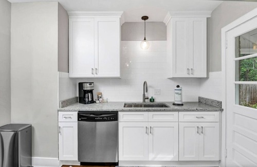 Forest Acres House | The Woodland Cottage | 3BR 1BA