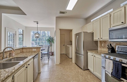 Indian Springs House | The Woodlands 4BR Forest Retreat – Pool, Spa & Nature Trails