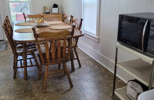 Keene House | The Wrens Nest an Amish Experience. Located minutes from Walnut Creek & Berlin.