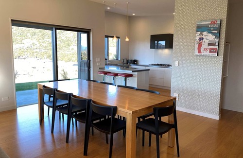 Wanaka House | The Yellow Door The S