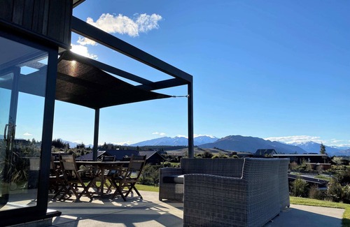 Wanaka House | The Yellow Door The S