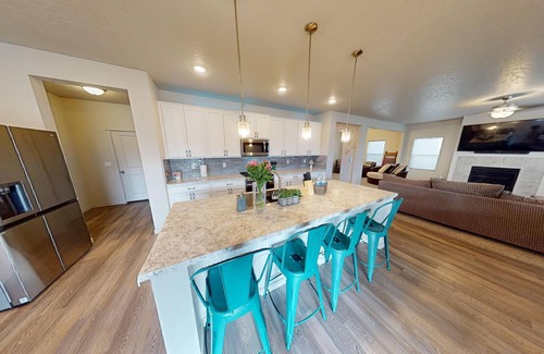 Kuna House | The Yosemite in Kuna, 5 bed 4 bath Oversized home with plenty of room for fun.