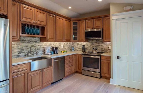 Historic Seaport House | *THE ZESTY LIME @ OLD TOWN* Beautifully Restored Home + LAST KEY SERVICES…