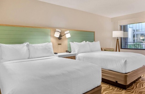 Lake Buena Vista Hotel | Theme Park Vacay! 2 Units Near Disney Springs, Onsite Swimming Pools!
