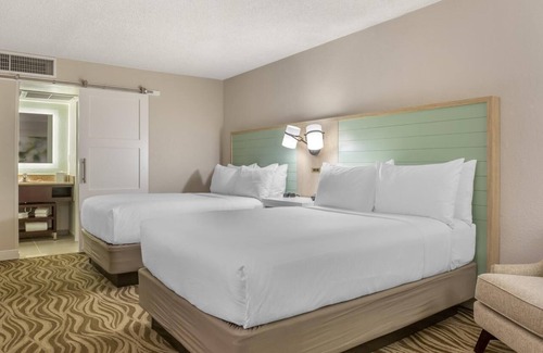 Lake Buena Vista Hotel | Theme Park Vacay! 2 Units Near Disney Springs, Onsite Swimming Pools!
