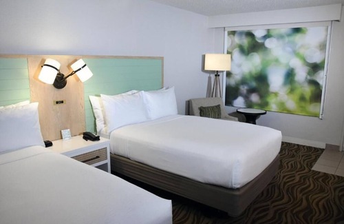 Lake Buena Vista Hotel | Theme Park Vacay! 2 Units Near Disney Springs, Onsite Swimming Pools!