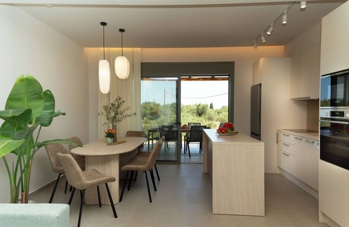Akrotiri Villa | Theoni House, charming 3-bedroom villa with swimming pool in beautiful Zakynthos