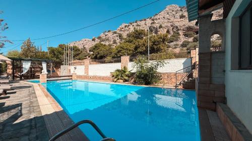 Pefkos Apartment | Theonia Villas