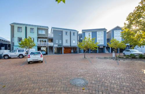 Knysna Apartment | Thesen Harbour Town Apartments @ Beautiful Knysna Villas