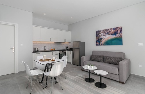 Milos Villa | Thiopetra villa Pozzolana