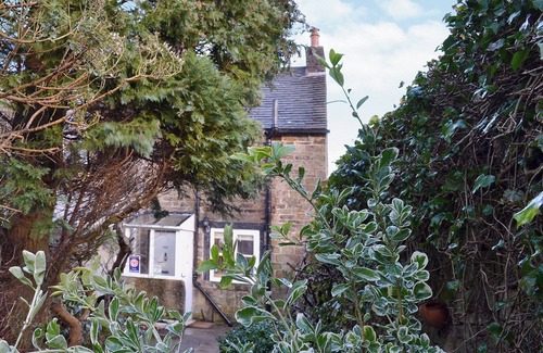 Sheffield Cottage | This 18th-century cottage is on the edge of the Peak District.