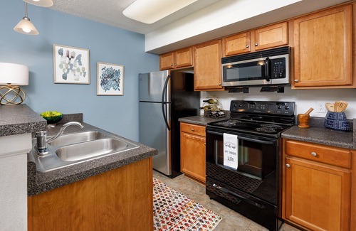 Coliseum Central Apartment | This apartment is a 1 bedroom(s), 1 bathrooms, located in Hampton, VA.